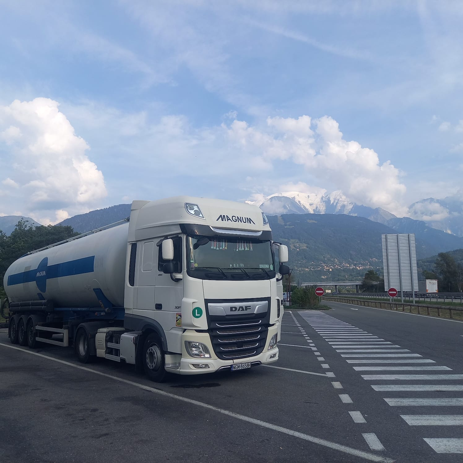Mobilny serwis TIR Krapkowice — 5 km od bazy, dojazd 15 min Silonaczepa DAF w transporcie materiałów sypkich