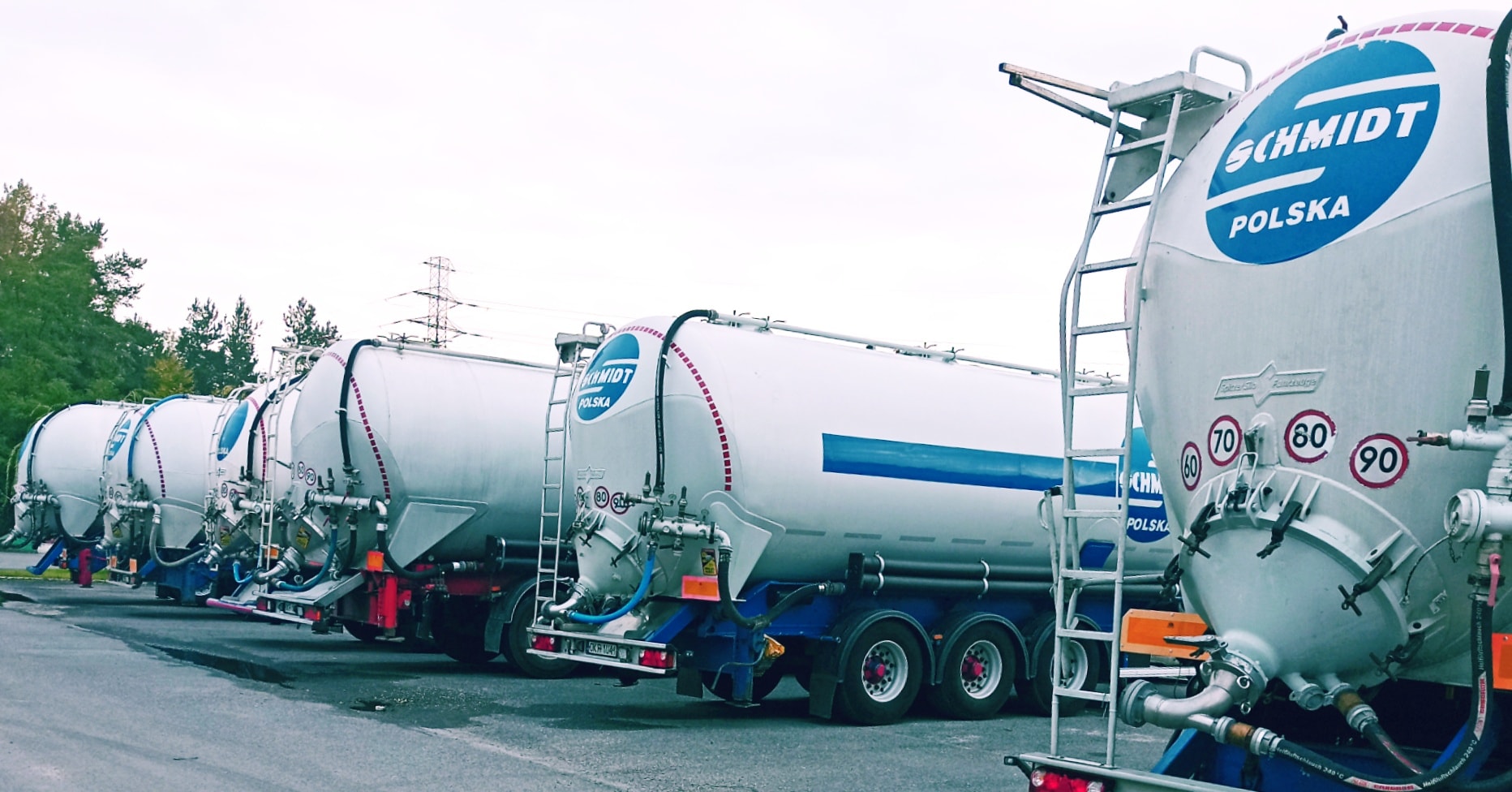 Flota PHS Magnum – transport granulatu PE PP silonaczepami po Polsce i UE, 26 ciągników DAF XF 480