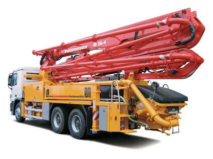 Serwis pompy do betonu – naprawa układu hydraulicznego pompy Putzmeister w hali PHS Magnum