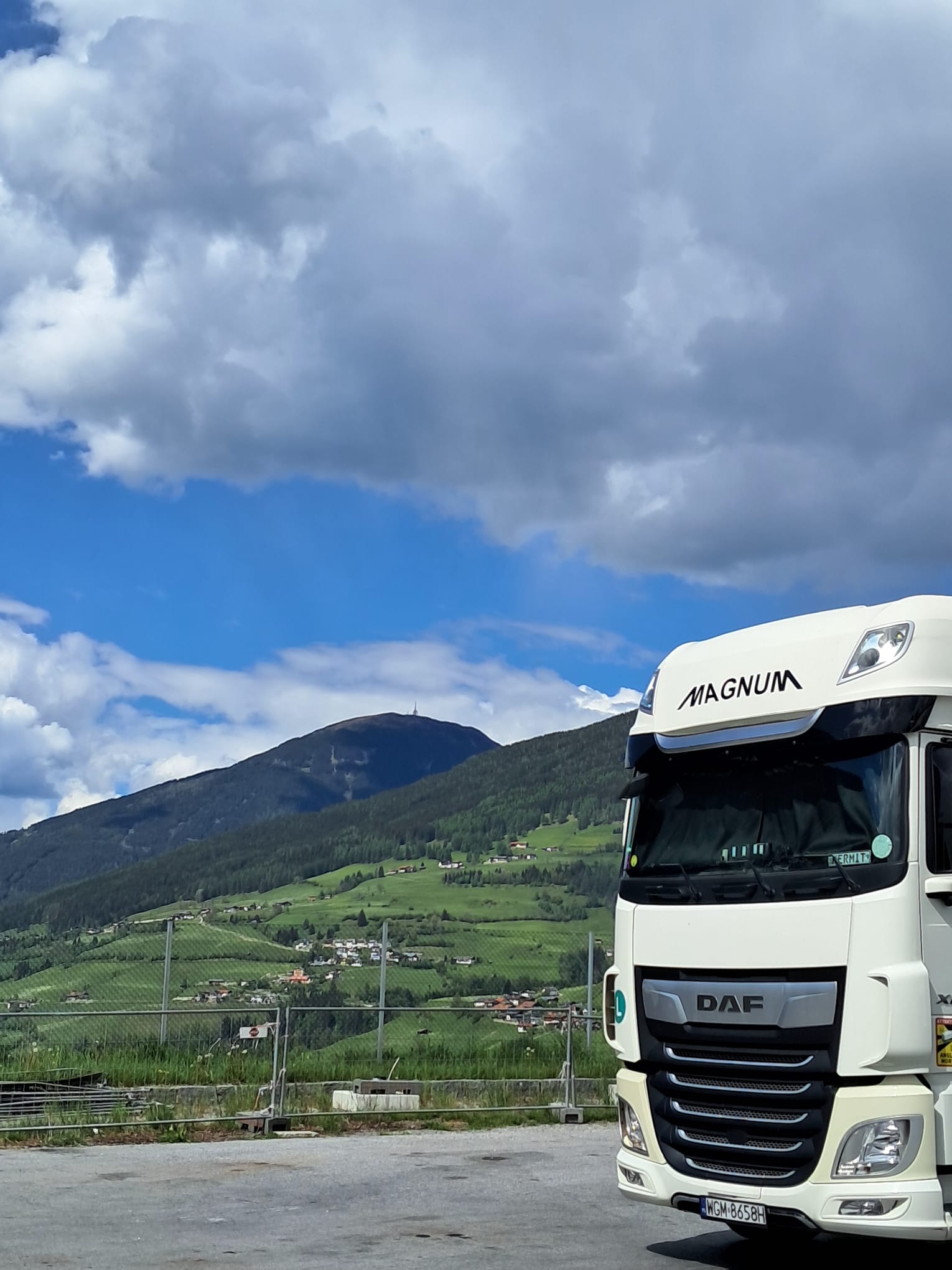 Mobilny mechanik Kluczbork — serwis TIR, dojazd 60–85 min Silonaczepa DAF w transporcie materiałów sypkich